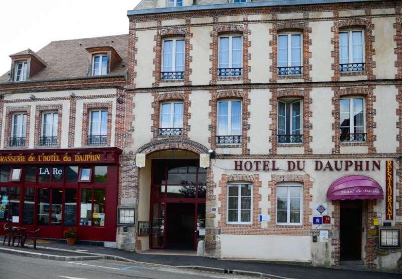 Brit Hotel Du Dauphin L'Aigle Exterior photo
